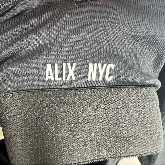 Alix NYC Leona Cold-shoulder Stretch jersey Thong Bodysuit in black size M - Picture 8 of 9